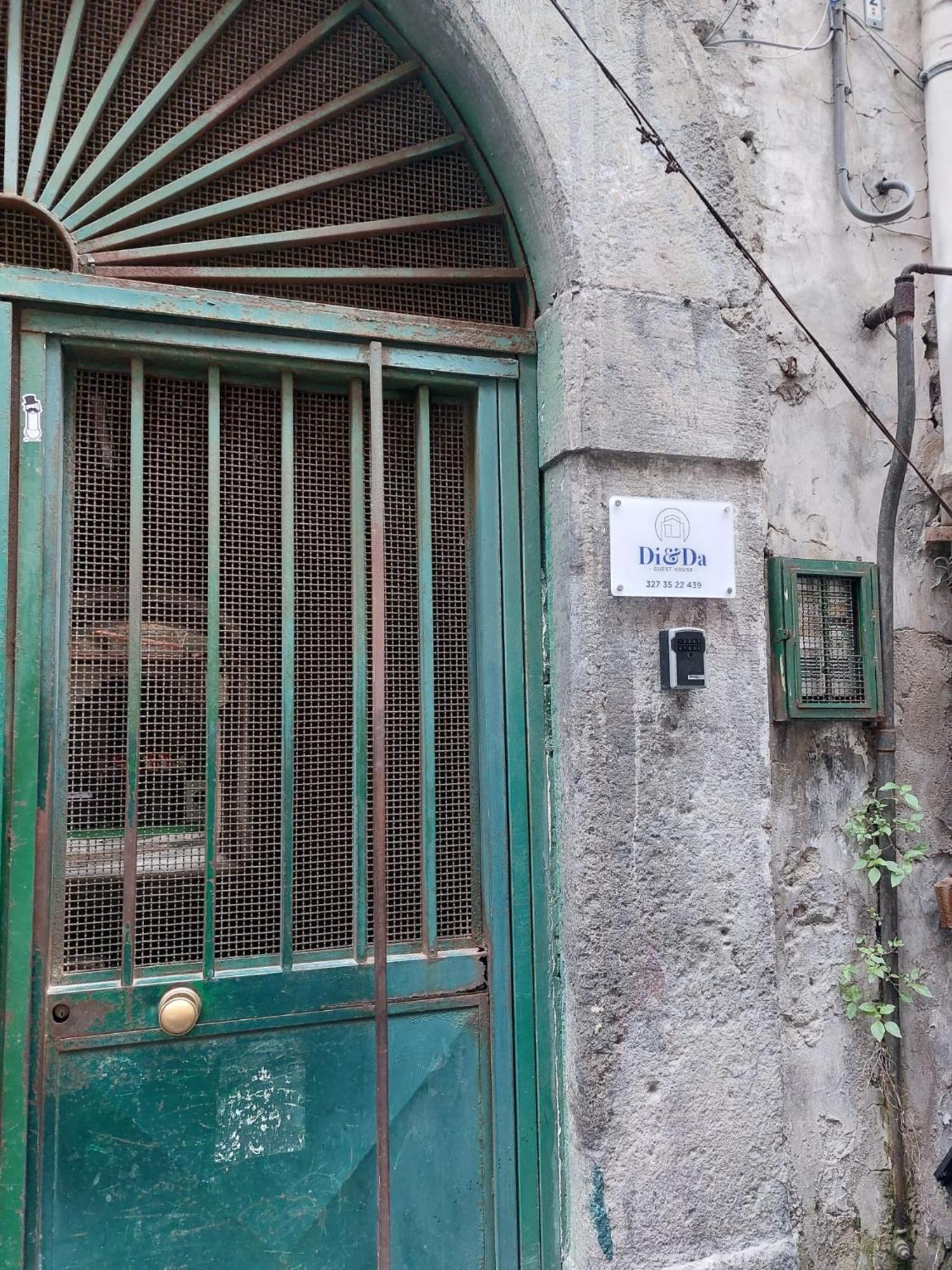 Napoli Centro - Di&Da Guest House Exteriör bild